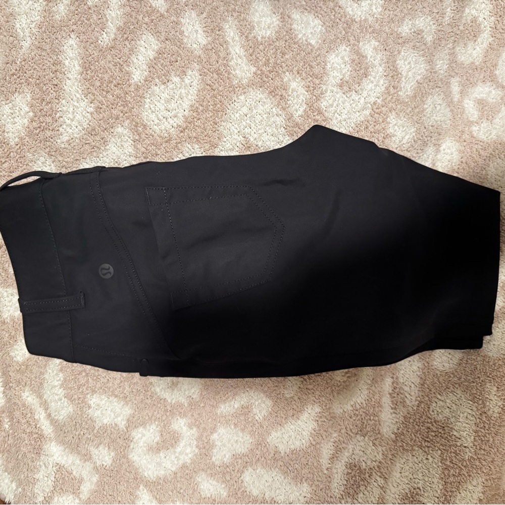 Lulu lemon straight leg trouser, size 24, worn once!!
